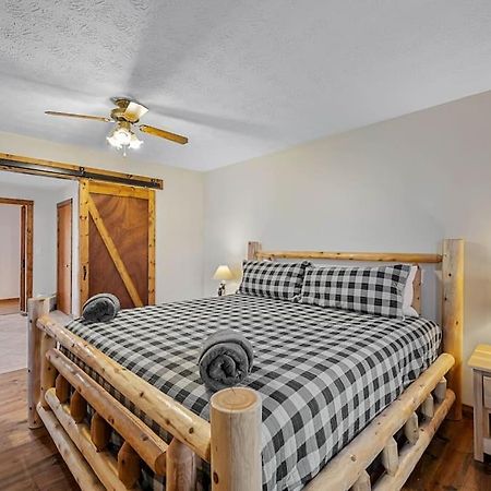 Dog Friendly! Views! Hot Tub! Close To Pf! Gsmnp Sevierville Exterior foto