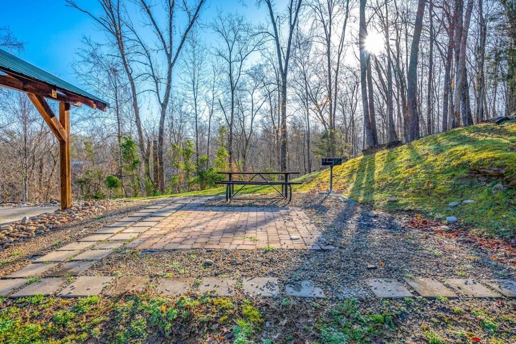 Dog Friendly! Views! Hot Tub! Close To Pf! Gsmnp Sevierville Exterior foto