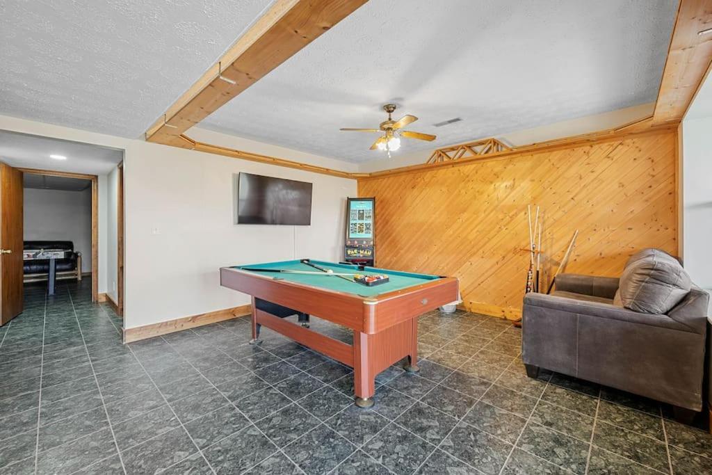 Dog Friendly! Views! Hot Tub! Close To Pf! Gsmnp Sevierville Exterior foto