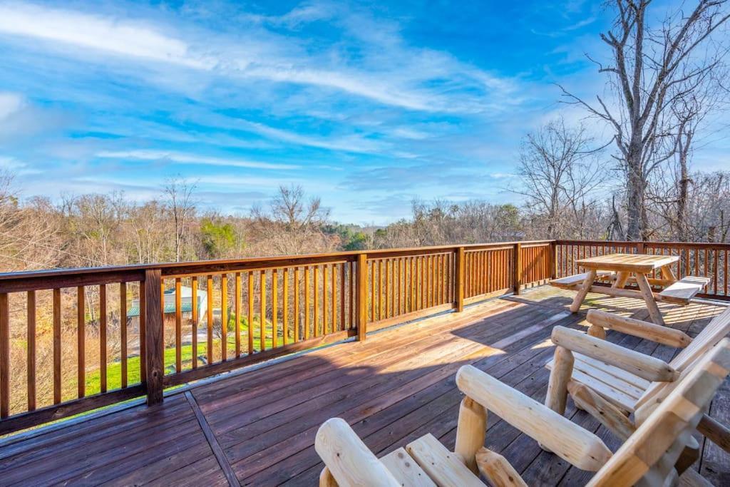 Dog Friendly! Views! Hot Tub! Close To Pf! Gsmnp Sevierville Exterior foto